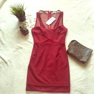 🚫🚫Bloomingdale’s sexy red bandage dress